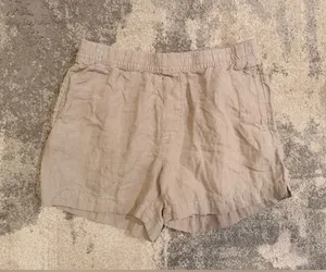 Zara Casual Elastic Waist Beige Shorts thumbnail 1