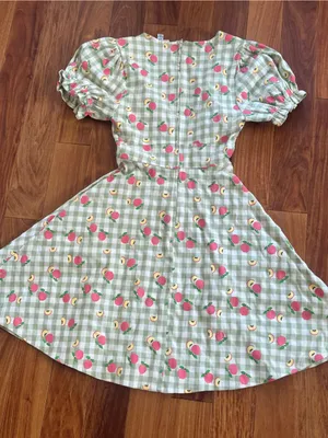 Unique Vintage Puff-Sleeve Fit & Flare Dress in Light Green with peaches thumbnail 2