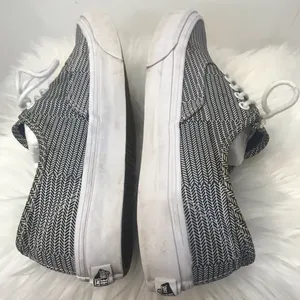 VANS TC6D Black & White Geometric Chevron Pattern sz 8 thumbnail 5