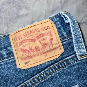 Levi’s 501 Denim Shorts thumbnail 4