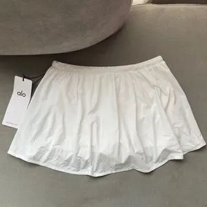 Alo Yoga Breezy Tennis Skirt White XS thumbnail 6