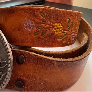 70s Vtg sz 34 Painted Mushroom Butterfly Floral Tooled Leather Belt W/Zee Buckle thumbnail 6