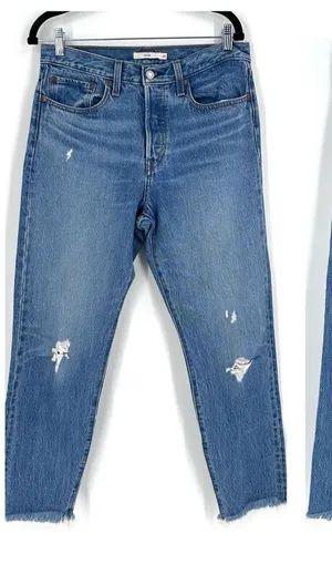 Levi's Wedgie Women's Raw Hem Tapered‎ Ankle Jeans Blue Denim Acid Wash Size 30 thumbnail 1