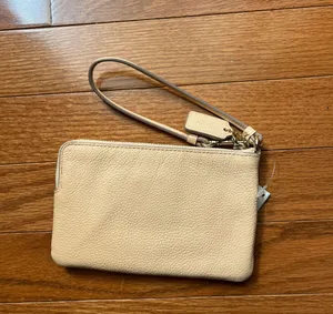 Coach Peachy NWT  wristlet thumbnail 2