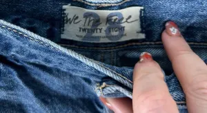 Free People We The Free Denim Cut Pff Mini Distressed Shorts Size 28 thumbnail 7