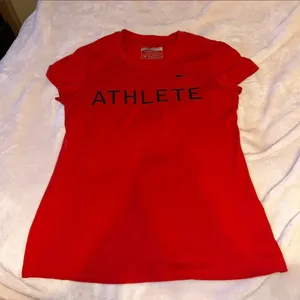 Nike athlete top thumbnail 1
