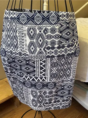 Like New pencil skirt in navy and white geometric print | size L thumbnail 1