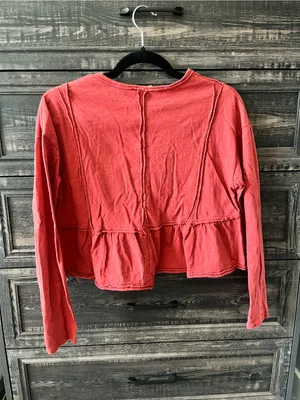New In boutique red vneck top size small thumbnail 3