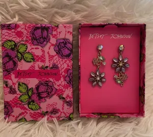 Betsey Johnson Flowered Rhinestone earrings! New In Box thumbnail 3