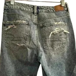 American Eagle Women's Tomgirl Distressed Boyfriend Jeans Size‎ 4 waist 28 Blue thumbnail 9