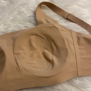 SKIMS Tan Seamless Bra with Molded Cups size M condition good thumbnail 8