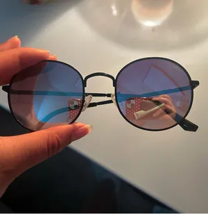 Quay Australia Sunglasses Black thumbnail 3