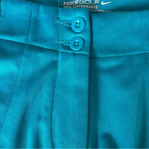 Nike Golf Turquoise Knit Shorts size 6 thumbnail 3