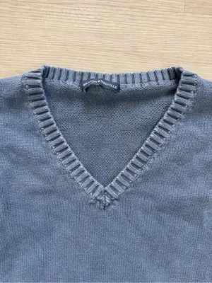 Brandy Melville Italian V-Neck Sweater - Blue Gray thumbnail 2