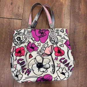 Coach Poppy Floral Graffiti Satin Tote Bag Purse 16306 Excellent Condition Charm thumbnail 2