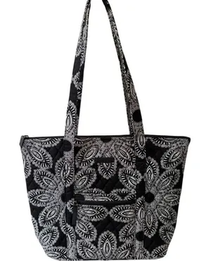 Vera Bradley Get Carried Away Tote Blanco Bouquet EUC‎ thumbnail 1