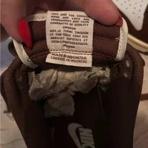 Nike Chocolate Brown and Cream Sneakers thumbnail 4