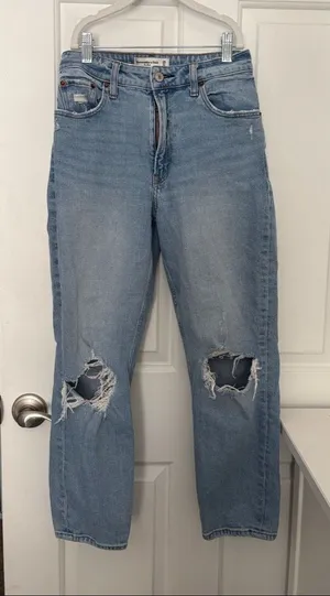 Abercrombie & Fitch The Mom High Rise Curve Love 25 short thumbnail 1
