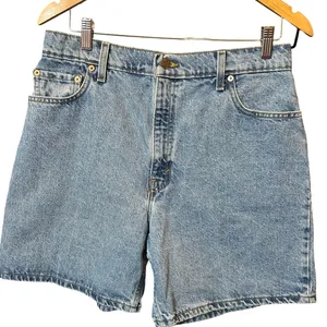 90’s Vintage Levi’s 551 Denim Shorts | Made in USA | Unisex -VTG Size-14/ (33”) thumbnail 9