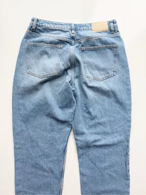 Zara High Waisted Relaxed Fit Jeans Size 6 thumbnail 6