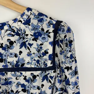 Talbots Floral Button Down Shirt Small‎ Blue Cottage Preppy Office Lightweight thumbnail 2