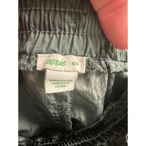 Aerie Women Green Black Tropical Monstera‎ Leaf Nylon Running Shorts Medium thumbnail 4