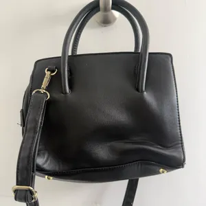 Smal black purse, no brand: 9 1/2” w x 7 1/2” l thumbnail 2