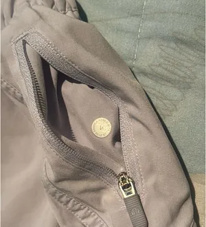 Lululemon Shorts size 4 thumbnail 3