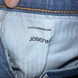 7 for all Mankind 24 Josephina distressed multi button jeans thumbnail 4