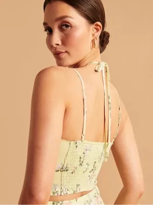 Abercrombie • Strappy Keyhole Cami cropped halter tie neck crop top tank thumbnail 4