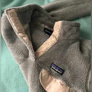 Grey Patagonia quarter button thumbnail 3