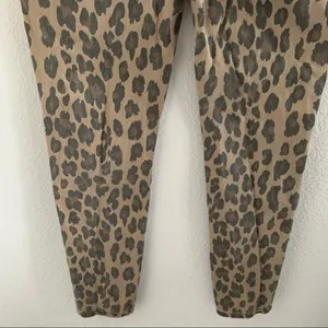 Blank NYC The Reade Crop Catwalk Cropped Denim Animal Print 28 thumbnail 11