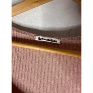 Reformation Ribbed Knit Scoop Neck Long Sleeve Top Dusty Rose Pink Women Small thumbnail 3