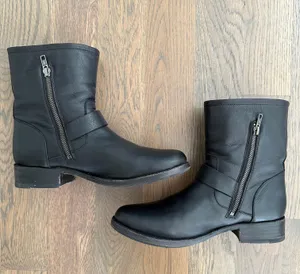 Frye Vicky Engineer Short Buckle Motorcycle Boot in Black Leather Size 9.5B thumbnail 7