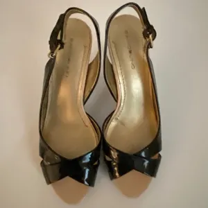 Bandolino Small Platform Heels Red Black Highlight 2 inches size 7.5 thumbnail 5