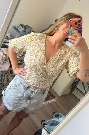 Abercrombie Floral Top Women’s thumbnail 1