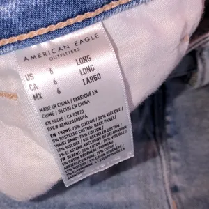 American Eagle MOM jeans size 6 long distressed thumbnail 4