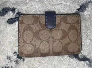 Coach wallet thumbnail 3