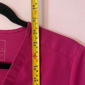 FIGS Raspberry Sorbet Pink Casma Scrub Top Uniform Nurse Doctor Women size Small thumbnail 6