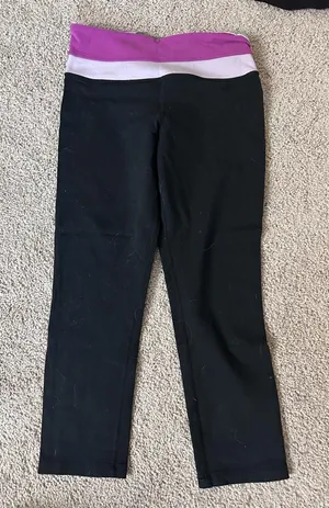 Lululemon cropped leggings size 4 thumbnail 1