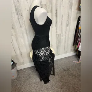 Black One-Shoulder Lace Mesh Maxi Dress • Size S • Evening / Formal / Party thumbnail 6