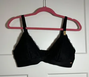 Large black lace bralette - Victoria’s Secret thumbnail 1
