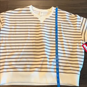 New with Tags Spanx Air Essentials Striped Crew Sz M thumbnail 11