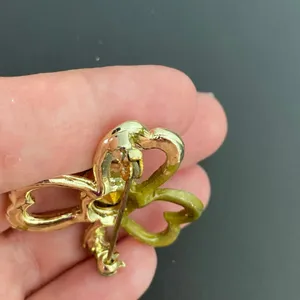 Vintage Gold Tone Shamrock Brooch Pin Green Rhinestone St. Patrick’s Day thumbnail 8
