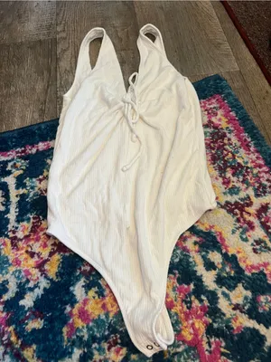Abercrombie Women’s White Ribbed Tie-Front Bodysuit thumbnail 6