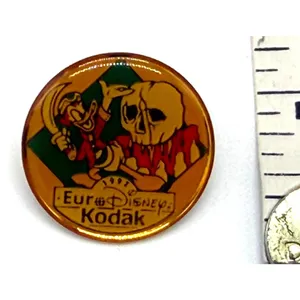 1992 Euro Disney Resort Kodak Official Sponsor Pin Donald Duck Pirate Adventurel thumbnail 2