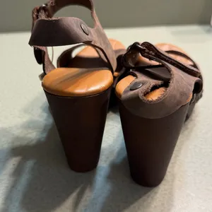 SOFIA MILANO Leather Chunky Heeled Sandals‎ Size 9 B14A Brown thumbnail 5