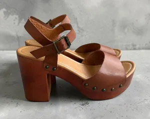 MADDEN GIRL Brown Tan Platform Sandals Size 9.5 thumbnail 1