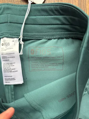 NWT FIGS Women’s Hydrogreen Zamora Jogger Scrub Pants - Size XXS Petite thumbnail 3