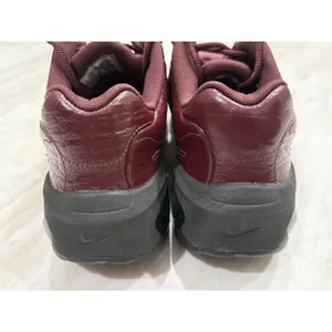 NWOT Nike Air Max Pulse Dark Beetroot Burgundy Croc IB6689-600‎ Womens 10 thumbnail 3